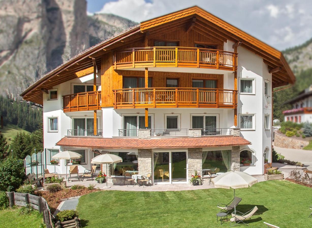 Apartments Aghel ***S Selva di Val Gardena Exterior foto